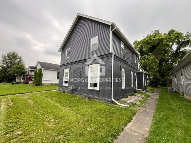 property at 817 W 11th St