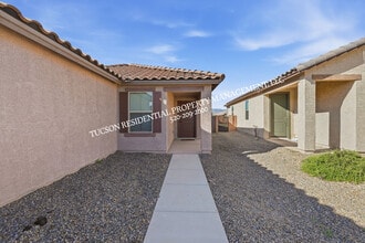 8839 E Raven Hill Wy in Tucson, AZ - Building Photo - Building Photo