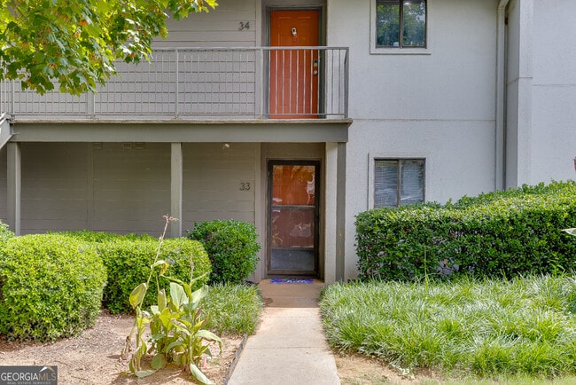 33 Finch Trail NE in Atlanta, GA - Building Photo - Building Photo