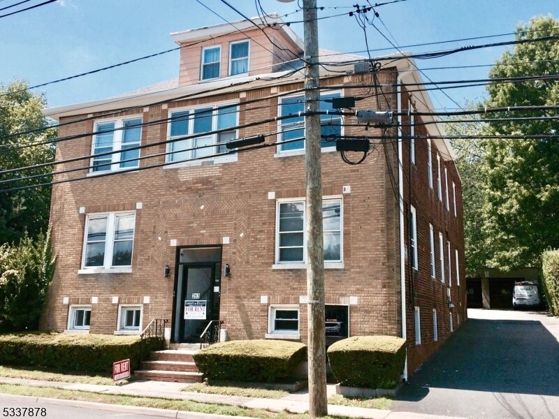 263 Bloomfield Ave in Nutley, NJ - Building Photo