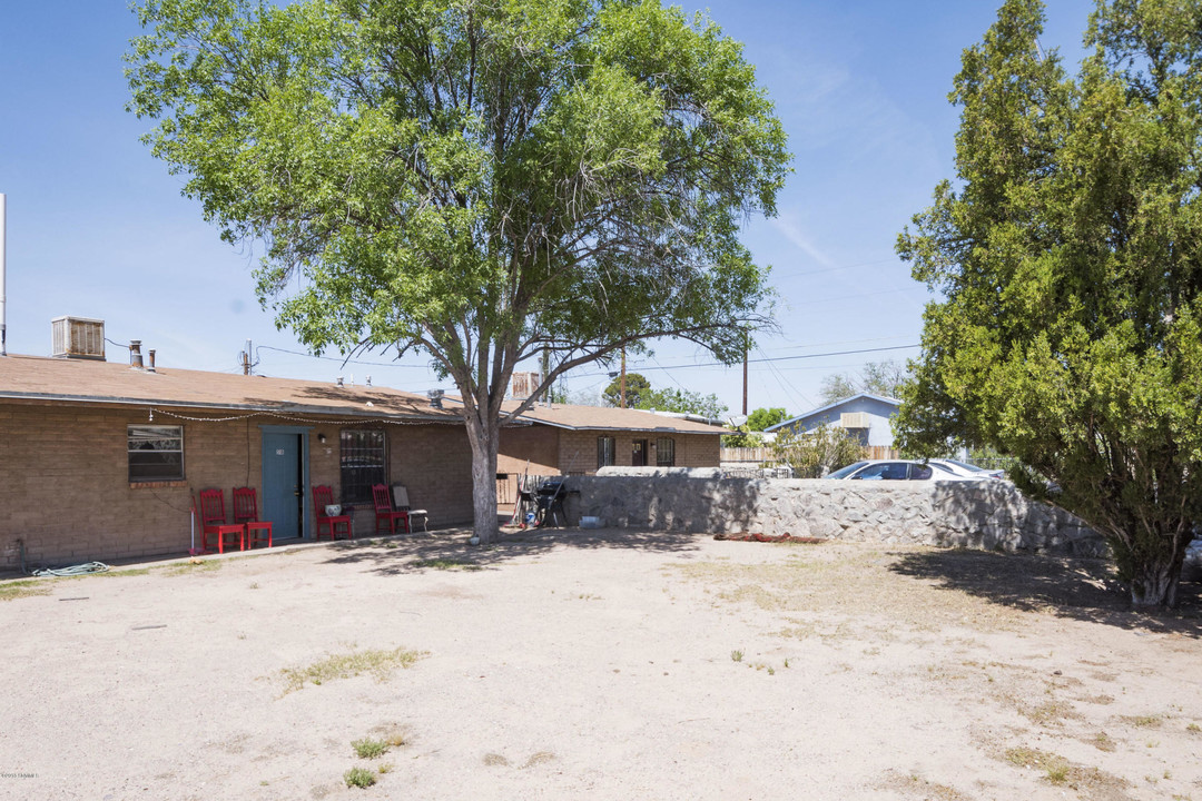 516 S Almendra St in Las Cruces, NM - Building Photo