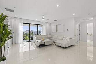 12884 Wingspan Ct in Palm Beach Gardens, FL - Building Photo - Building Photo