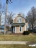 209 E High St, Unit 209 in Hastings, MI - Building Photo