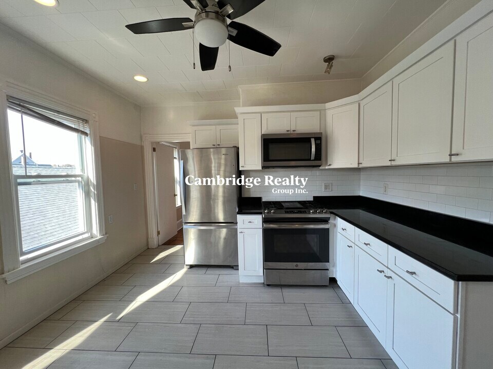 33 Wheatland St, Unit 3 in Somerville, MA - Building Photo