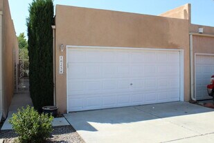 10258 Gutierrez Rd NE in Albuquerque, NM - Building Photo