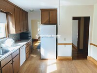 19 Adams St, Unit 2R in Arlington, MA - Foto de edificio - Building Photo