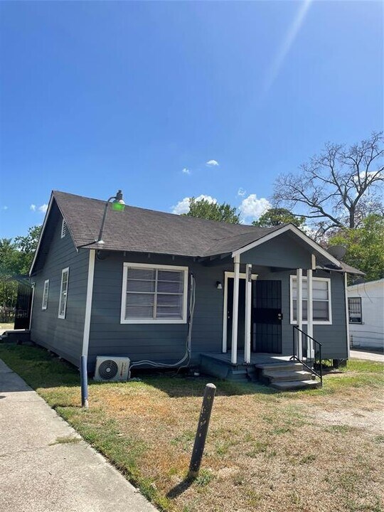 4808 Ireland St Photo