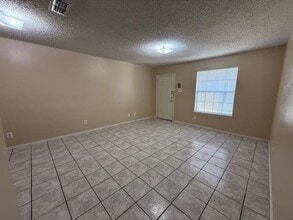 1502 E San Pedro St in Laredo, TX - Building Photo - Building Photo