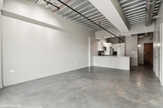 1243 N Milwaukee Ave, Unit 205 in Chicago, IL - Building Photo - Building Photo