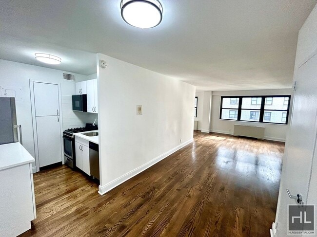 property at 400 E 89th St