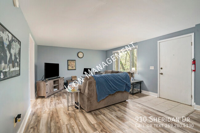 property at 910 Sheridan Dr