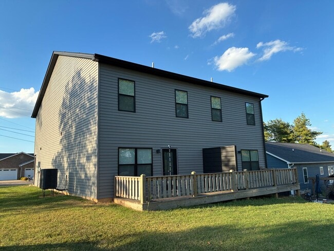 310 Lincoln St in Vine Grove, KY - Building Photo - Building Photo