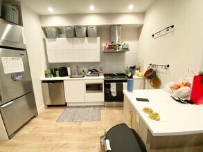 118 Buttonwood St, Unit 1 in Boston, MA - Foto de edificio - Building Photo