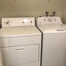 8752 Plaza Park Ln in San Diego, CA - Building Photo - Building Photo