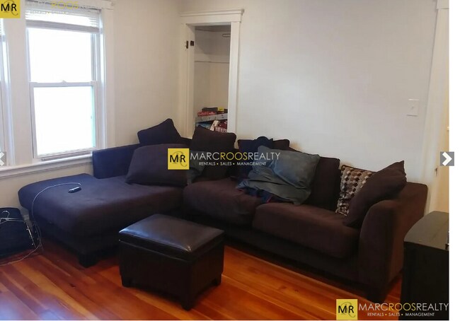 45 Bowdoin St, Unit 2 in Medford, MA - Foto de edificio - Building Photo
