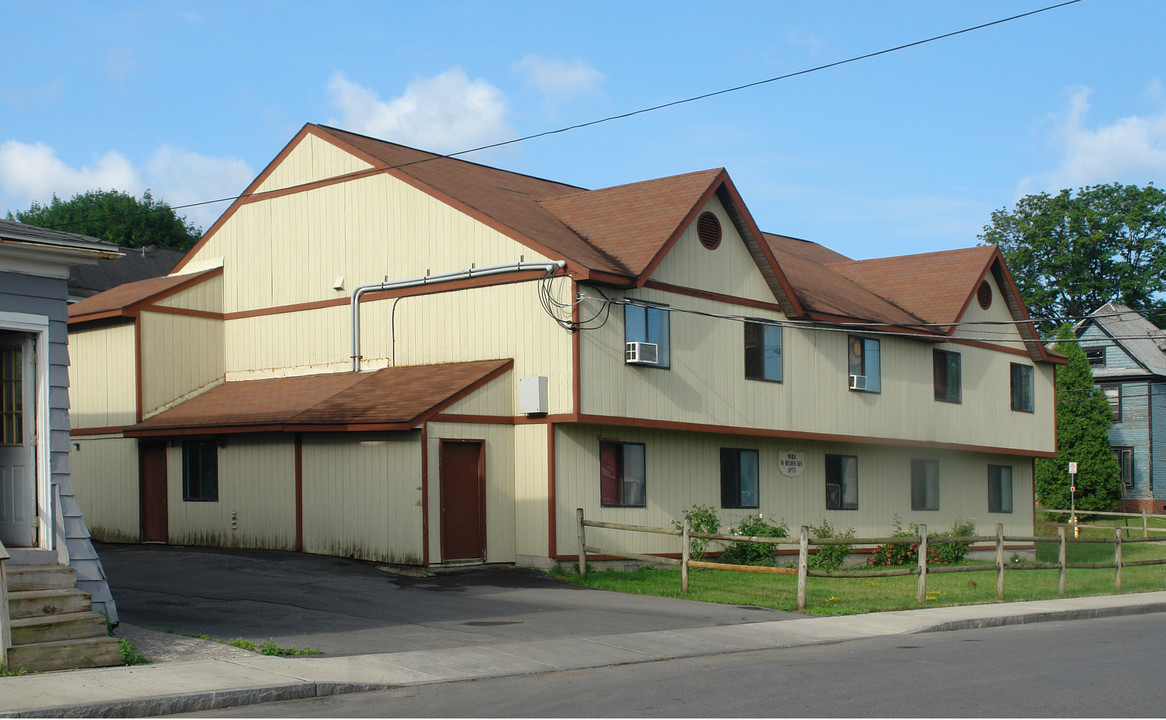 921 W Belden Ave in Syracuse, NY - Building Photo