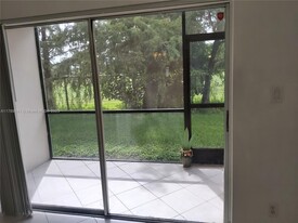 8060 Fairview Dr in Tamarac, FL - Building Photo