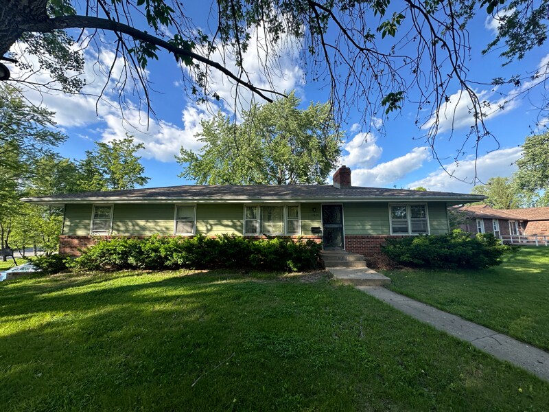 10400 E 79th St in Raytown, MO - Building Photo