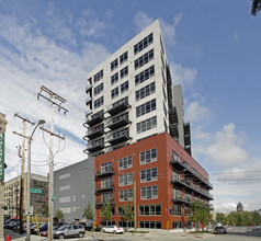 The Point On the River in Milwaukee, WI - Building Photo - Building Photo