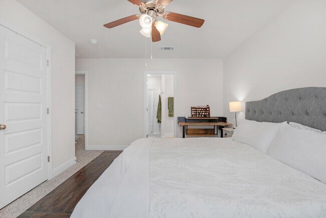 1026 McLaren Cir in Fort Walton Beach, FL - Building Photo - Building Photo