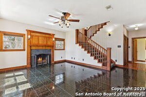 807 Happy View in San Antonio, TX - Foto de edificio - Building Photo