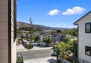 3059 Rockview Pl in San Luis Obispo, CA - Building Photo - Building Photo