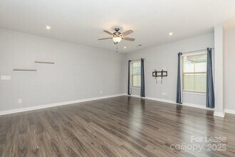 138 Lanyard Dr in Mooresville, NC - Building Photo - Building Photo