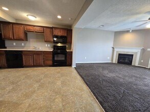 2012 Hickoryleaf Ln in Raymore, MO - Building Photo - Building Photo