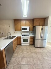 1165 Le Brun Ln in Redding, CA - Building Photo - Building Photo