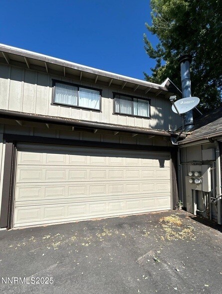 1706 London Cir in Sparks, NV - Building Photo