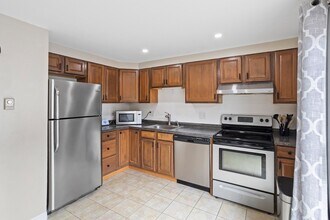 1221 Pawtucket Blvd in Lowell, MA - Building Photo - Building Photo