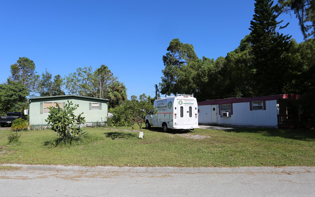 Ariel Gardens Mobile Home Park in Orlando, FL - Building Photo - Building Photo