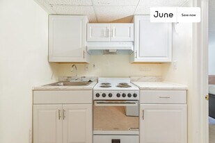 216 Ascot Pl NE in Washington, DC - Building Photo