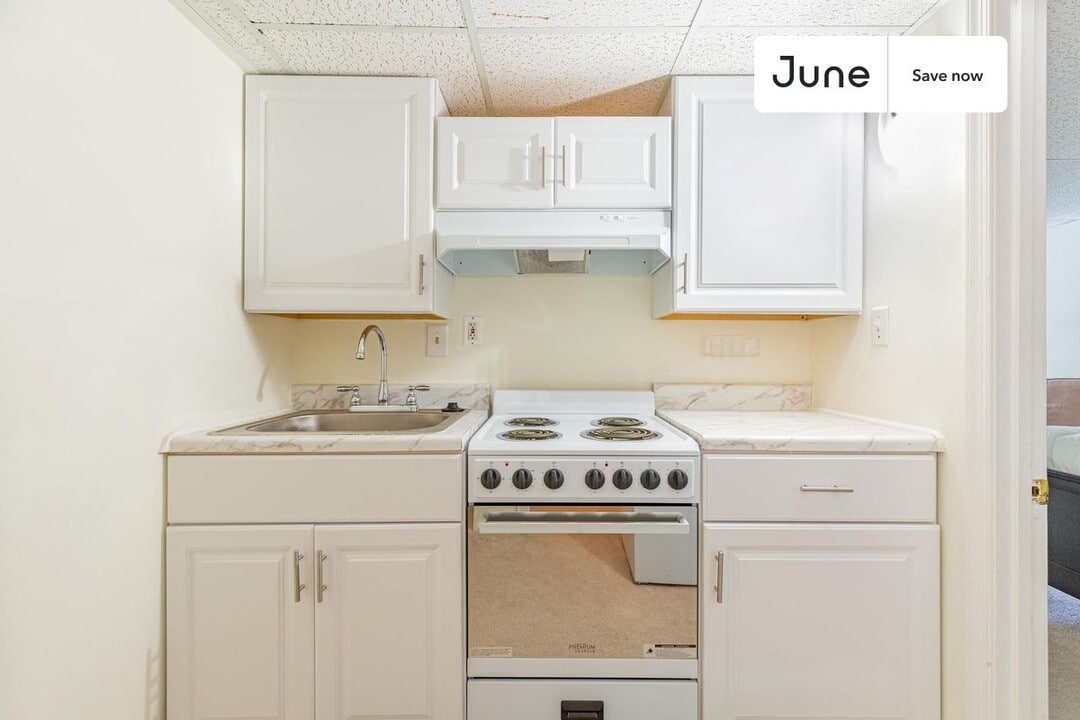 216 Ascot Pl NE in Washington, DC - Foto de edificio