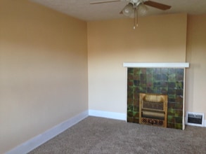 2916 Clermont Ave in Pittsburgh, PA - Building Photo - Building Photo
