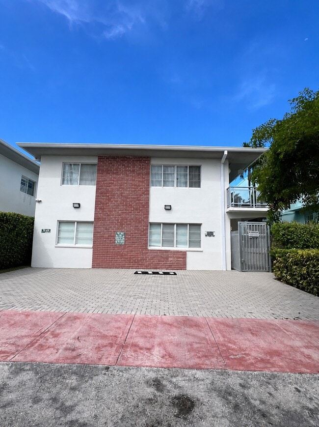 property at 6905 Bay Dr