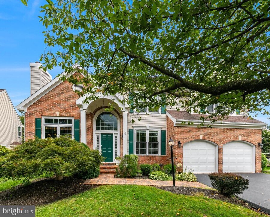 21354 Fultonham Cir in Ashburn, VA - Building Photo