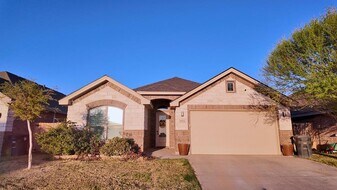 5704 Winchester Ave in Odessa, TX - Building Photo