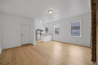 2204 E Carson St in Pittsburgh, PA - Building Photo - Building Photo