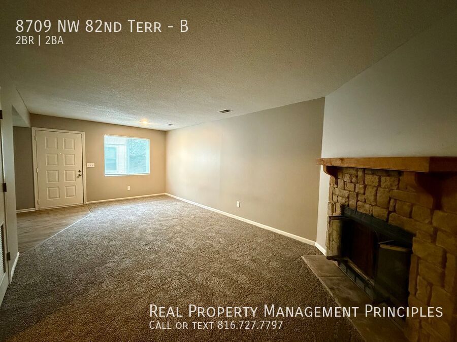 8709 NW 82 Terrace in Kansas City, MO - Building Photo