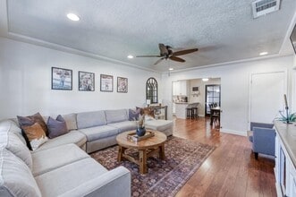 3054 E Brown Ave in Fresno, CA - Building Photo - Building Photo