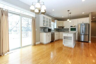 9324 Wilderness Cove in Eden Prairie, MN - Foto de edificio - Building Photo