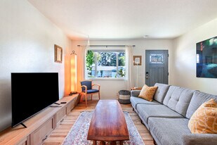 7507 SE 69th Ave in Portland, OR - Building Photo