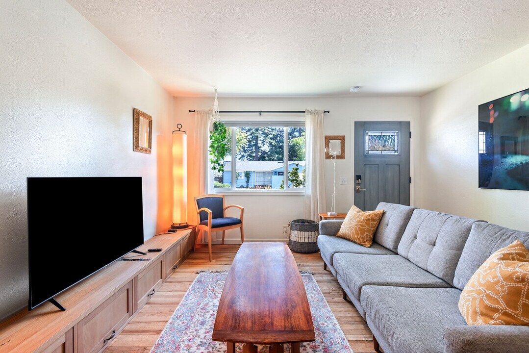 7507 SE 69th Ave in Portland, OR - Building Photo