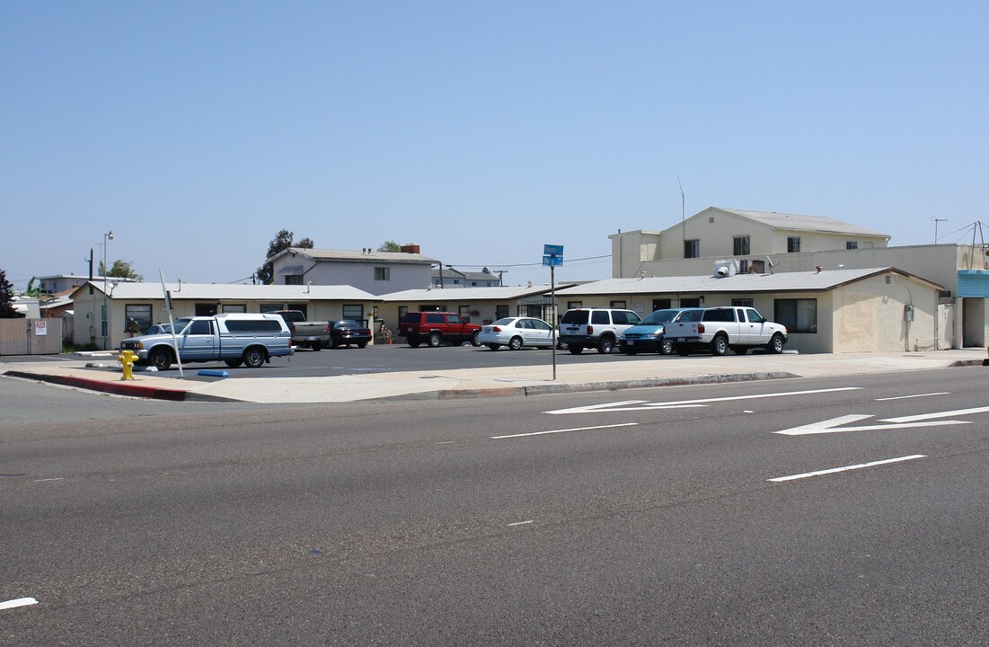 1252-1266 Palm Ave in Imperial Beach, CA - Building Photo