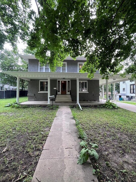 1610 Wilson St in Webster City, IA - Building Photo