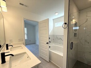 1180 Javier Dr in Springfield, TN - Building Photo - Building Photo