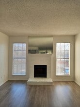 9520 Royal Ln, Unit C215 in Dallas, TX - Building Photo - Building Photo