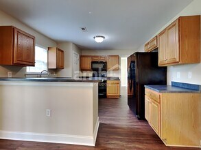 205 Turner Greens Ct in Goose Creek, SC - Building Photo - Building Photo