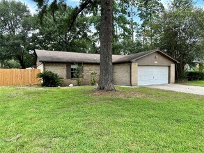 2111 Rycroft Dr in Spring, TX - Foto de edificio - Building Photo
